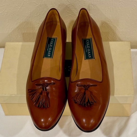 NEW Cole Haan Womens Tassel Loafers 9.5 - Picture 1 of 7